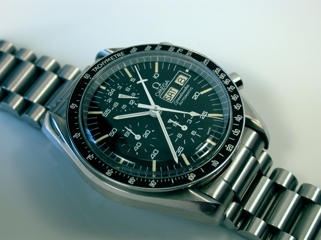 omega speedmaster day